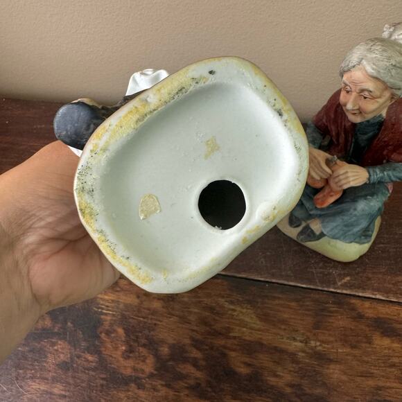 Vintage Grandma Grandpa Elderly Man & Woman Knitting Reading Knick Knacks - Picture 6 of 7
